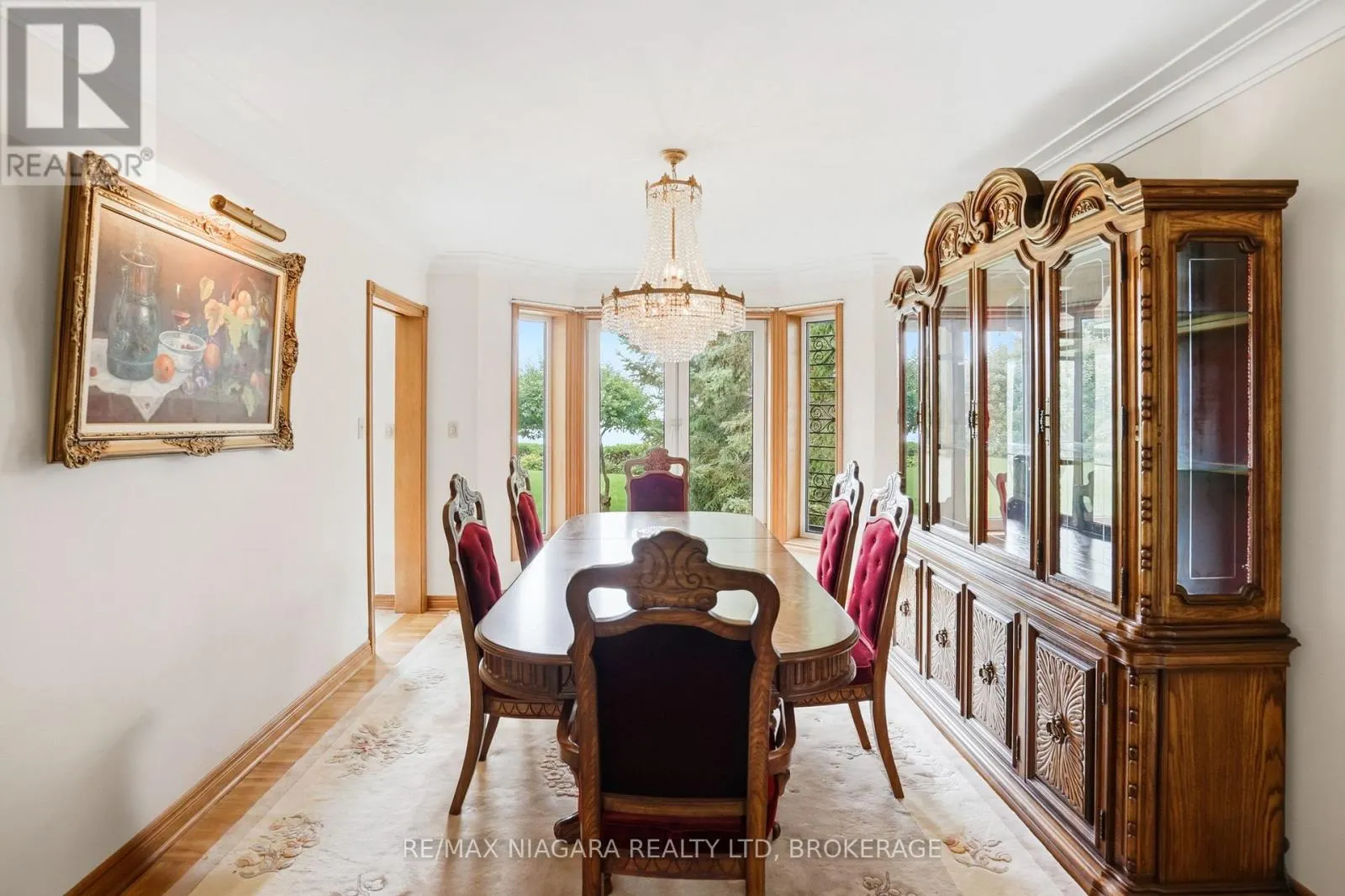 599 LAKESHORE ROAD E