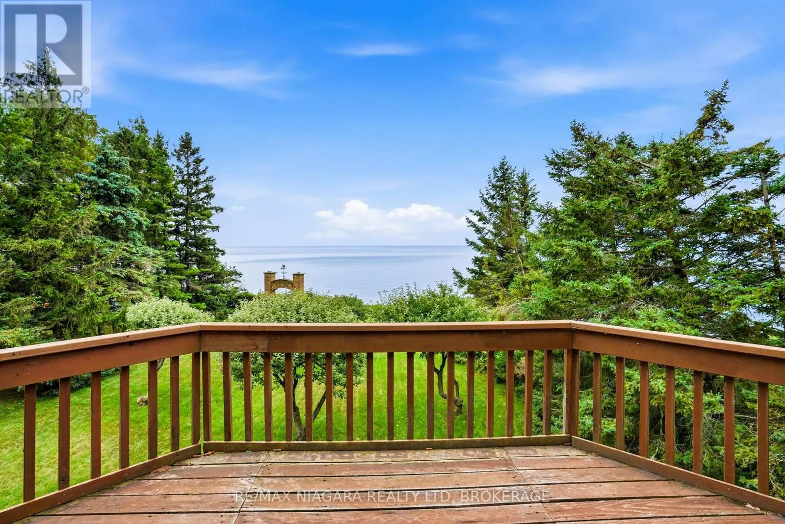 599 LAKESHORE ROAD E