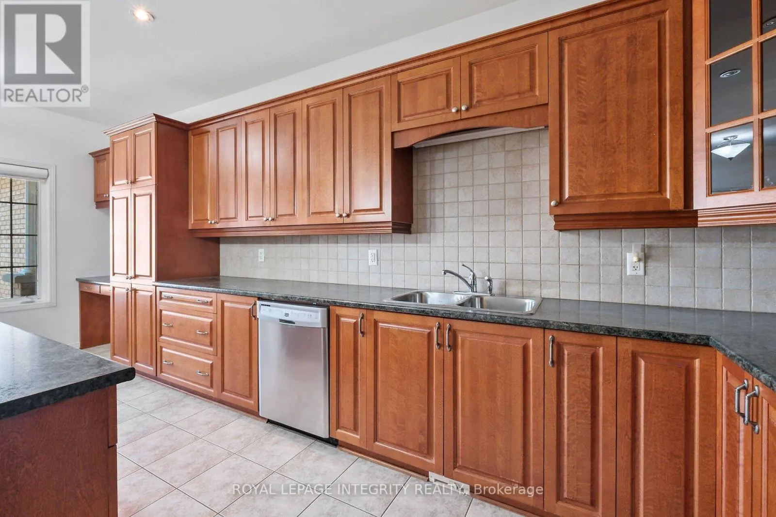1 MOE ROBILLARD STREET