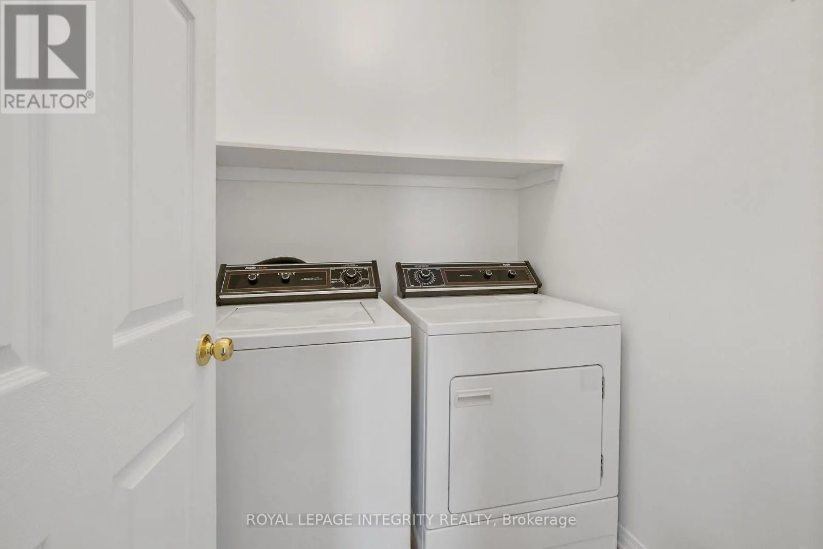 1 MOE ROBILLARD STREET