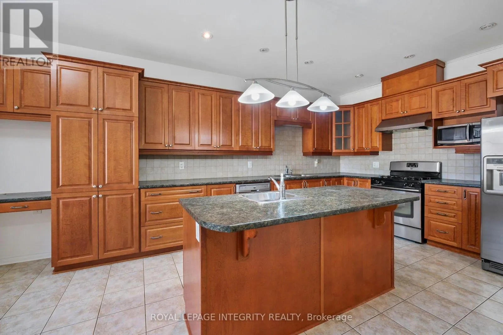 1 MOE ROBILLARD STREET