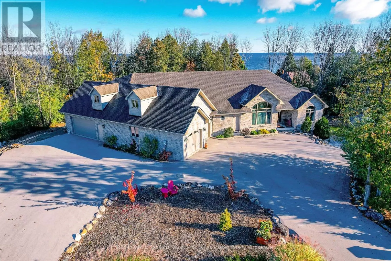 135 ALGONQUIN DRIVE