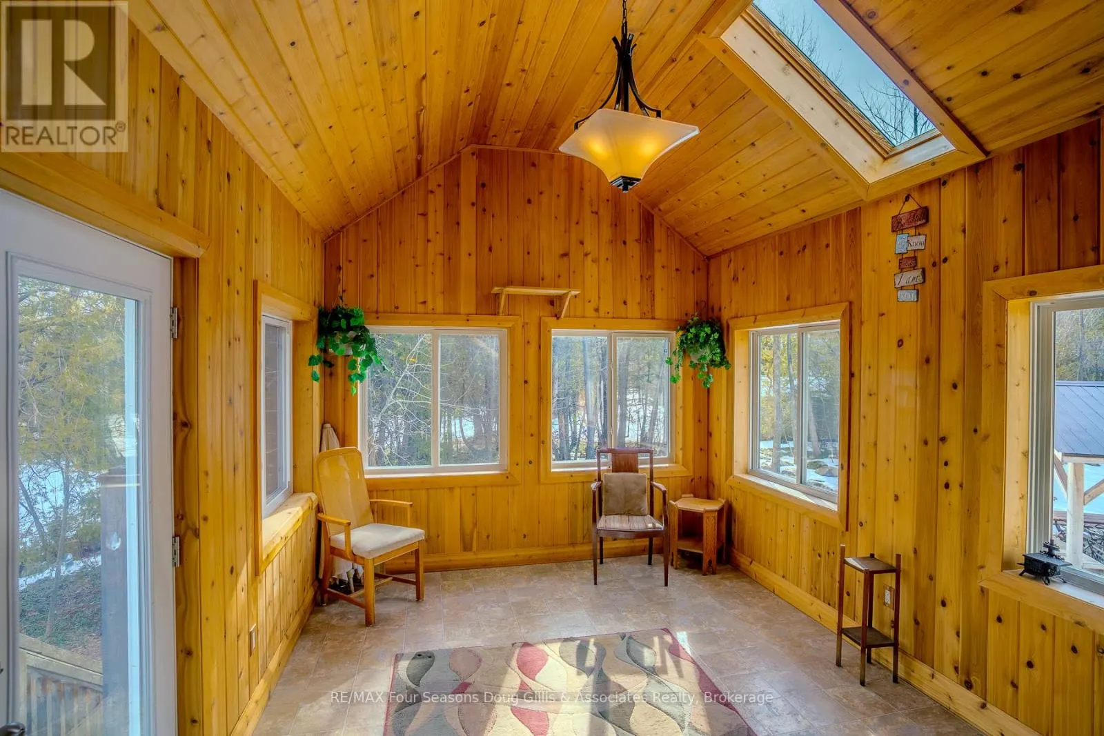 135 ALGONQUIN DRIVE