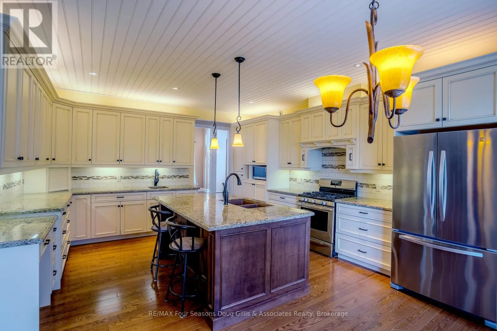 135 ALGONQUIN DRIVE