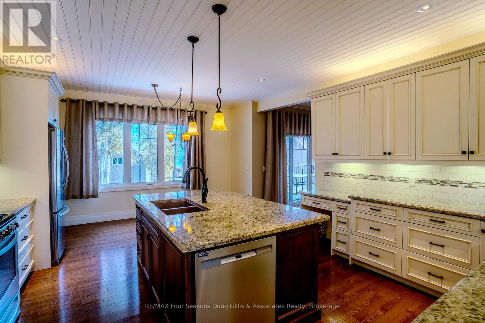 135 ALGONQUIN DRIVE