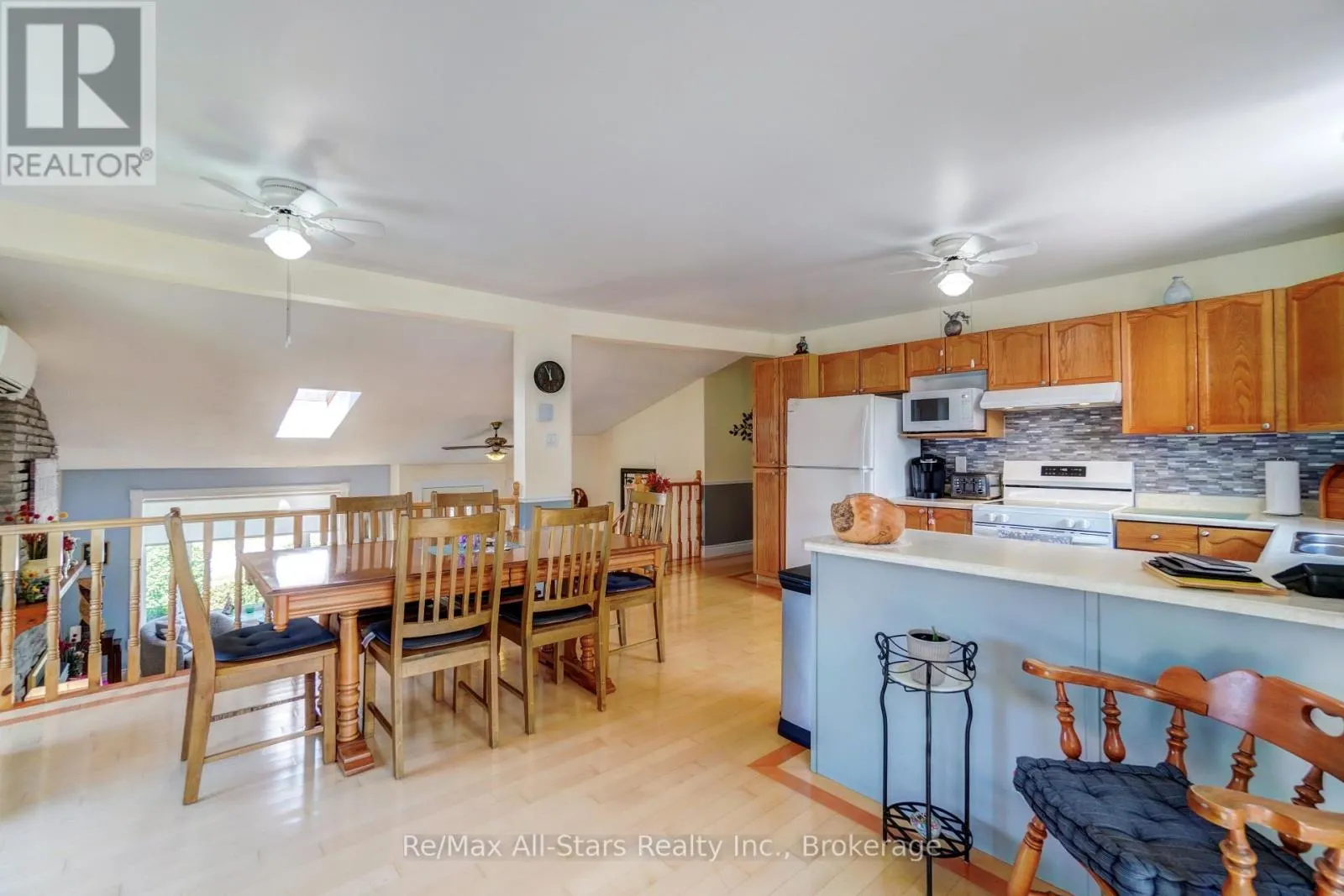 16 CEDARTREE LANE