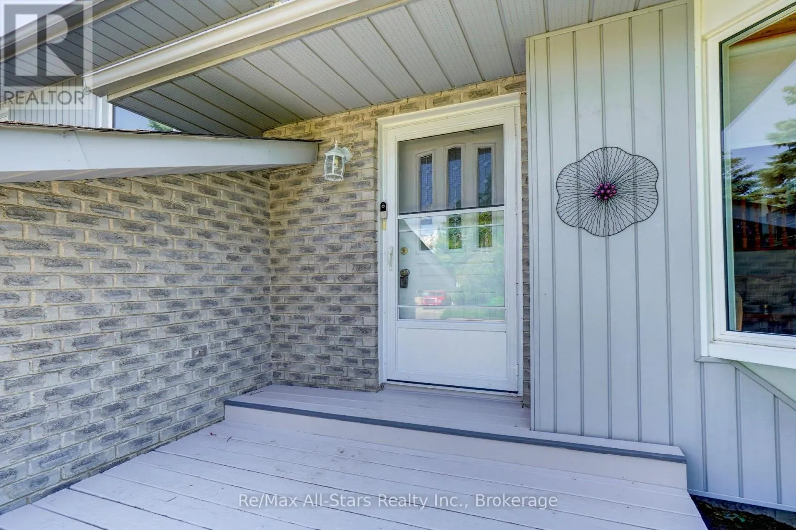 16 CEDARTREE LANE