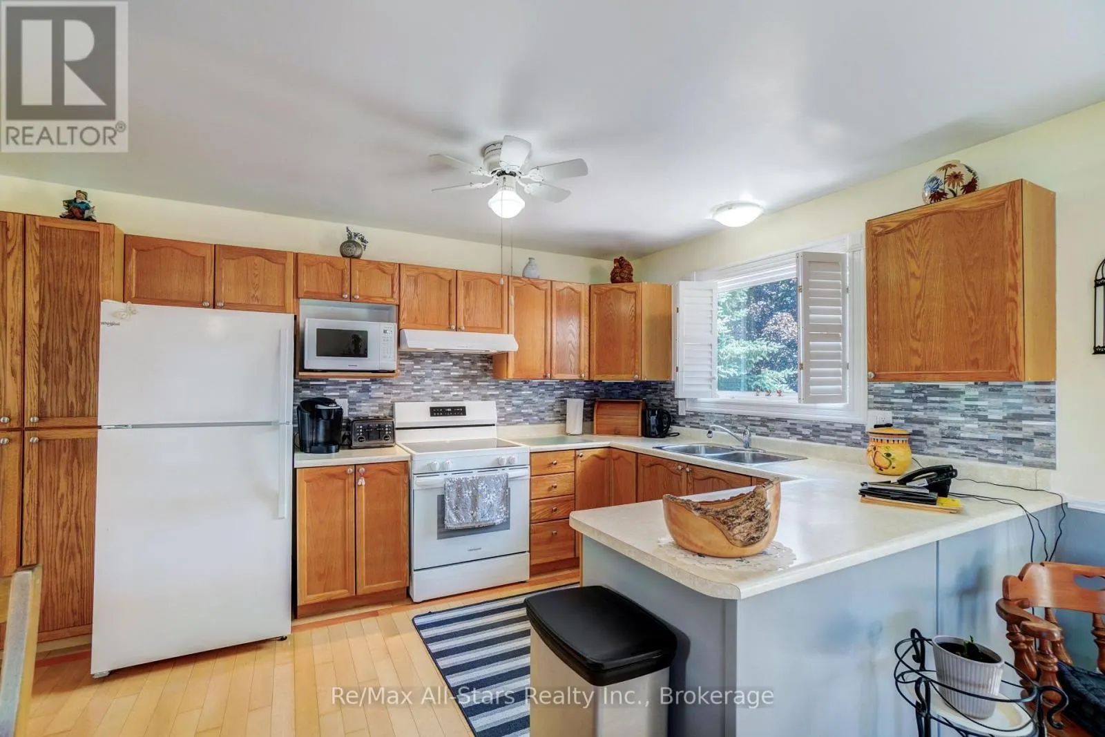 16 CEDARTREE LANE