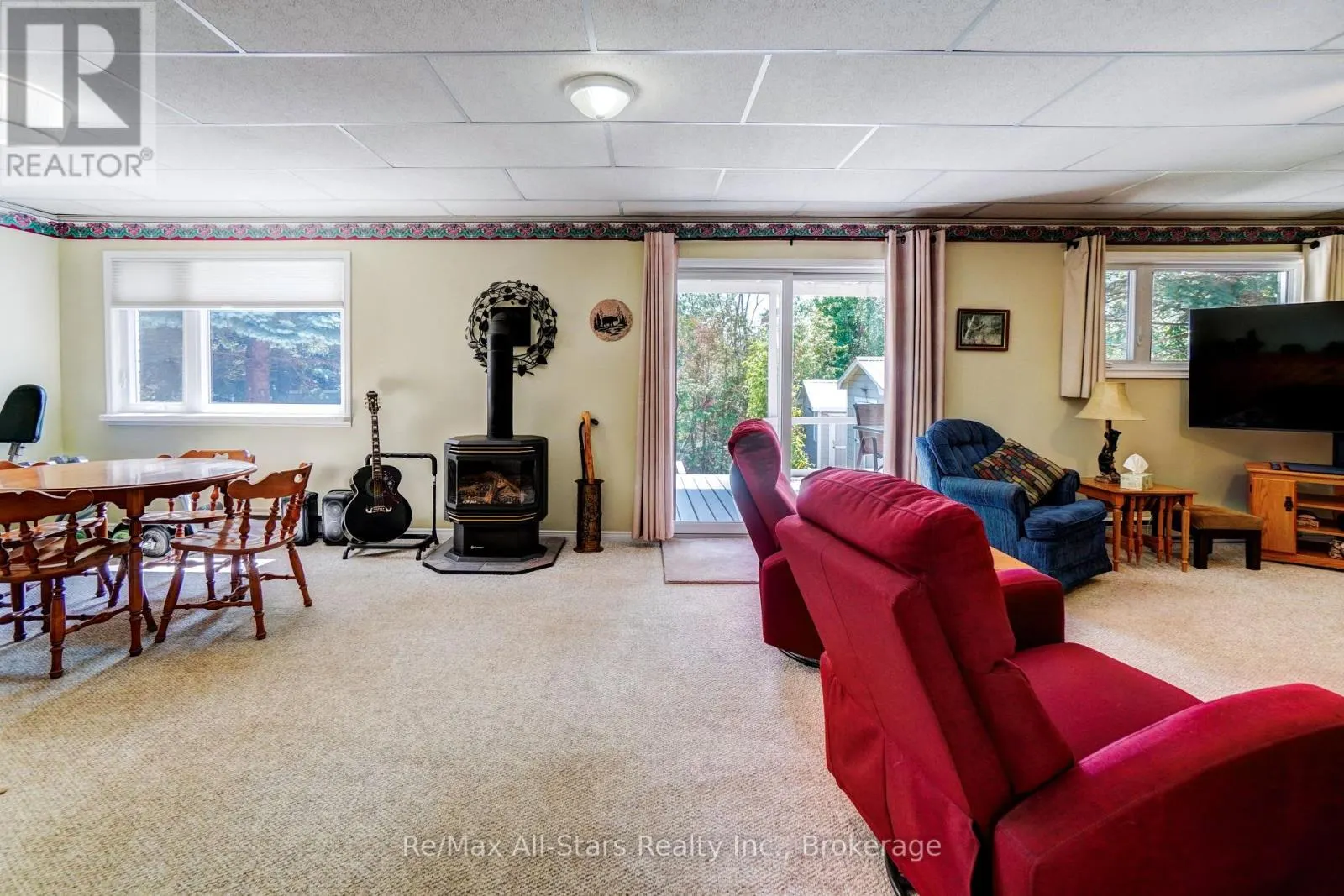 16 CEDARTREE LANE