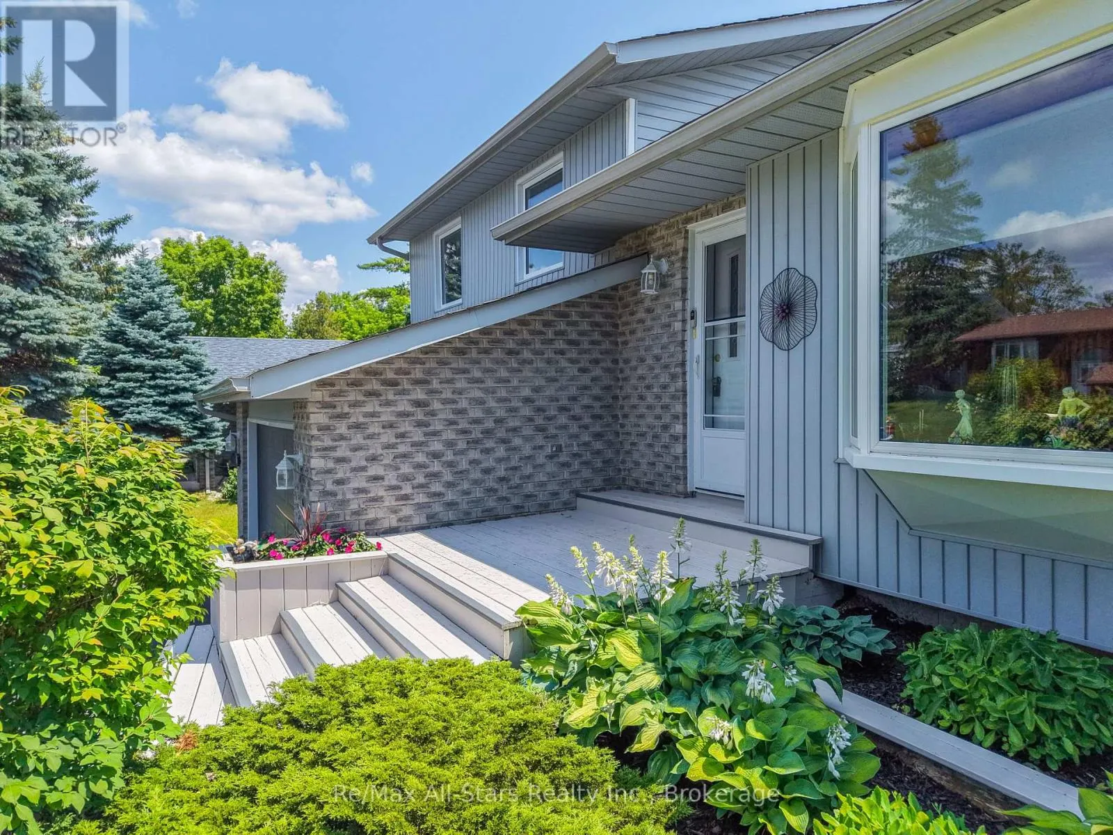 16 CEDARTREE LANE