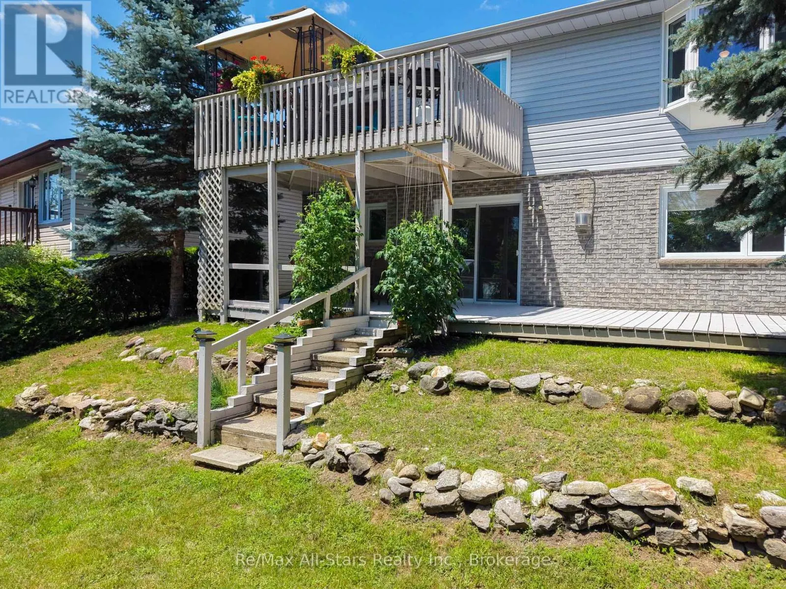 16 CEDARTREE LANE