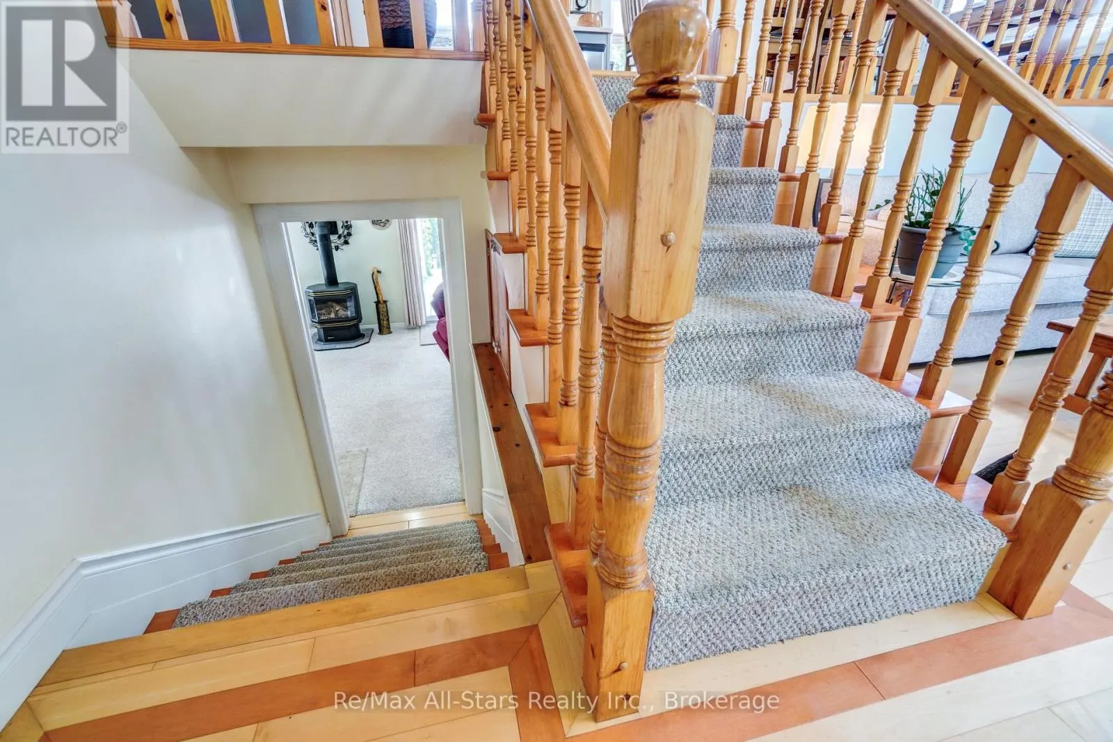 16 CEDARTREE LANE