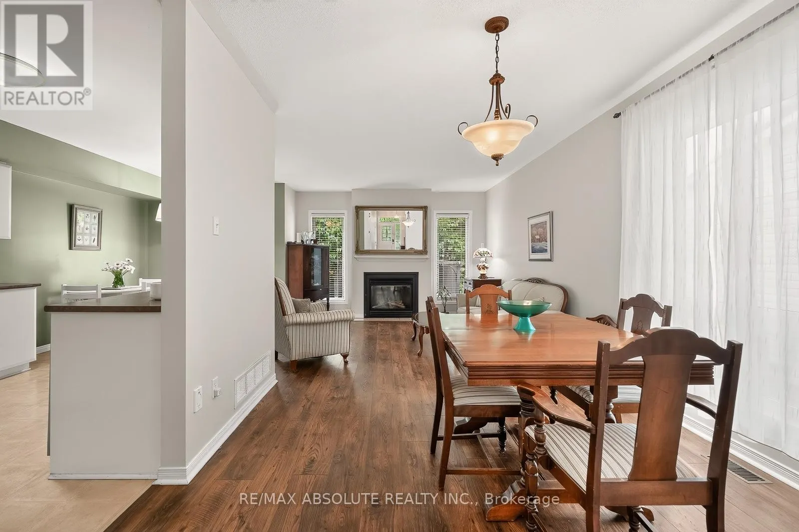 36 CHANTILLY GATE