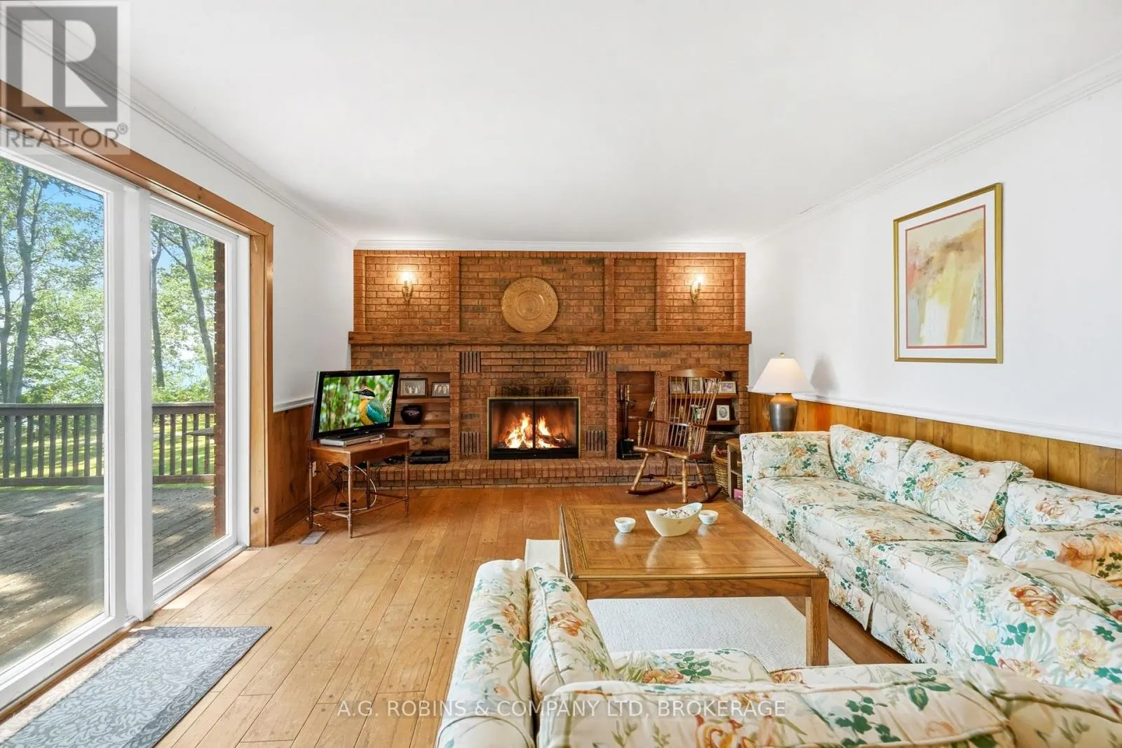 559 LAKESHORE ROAD E