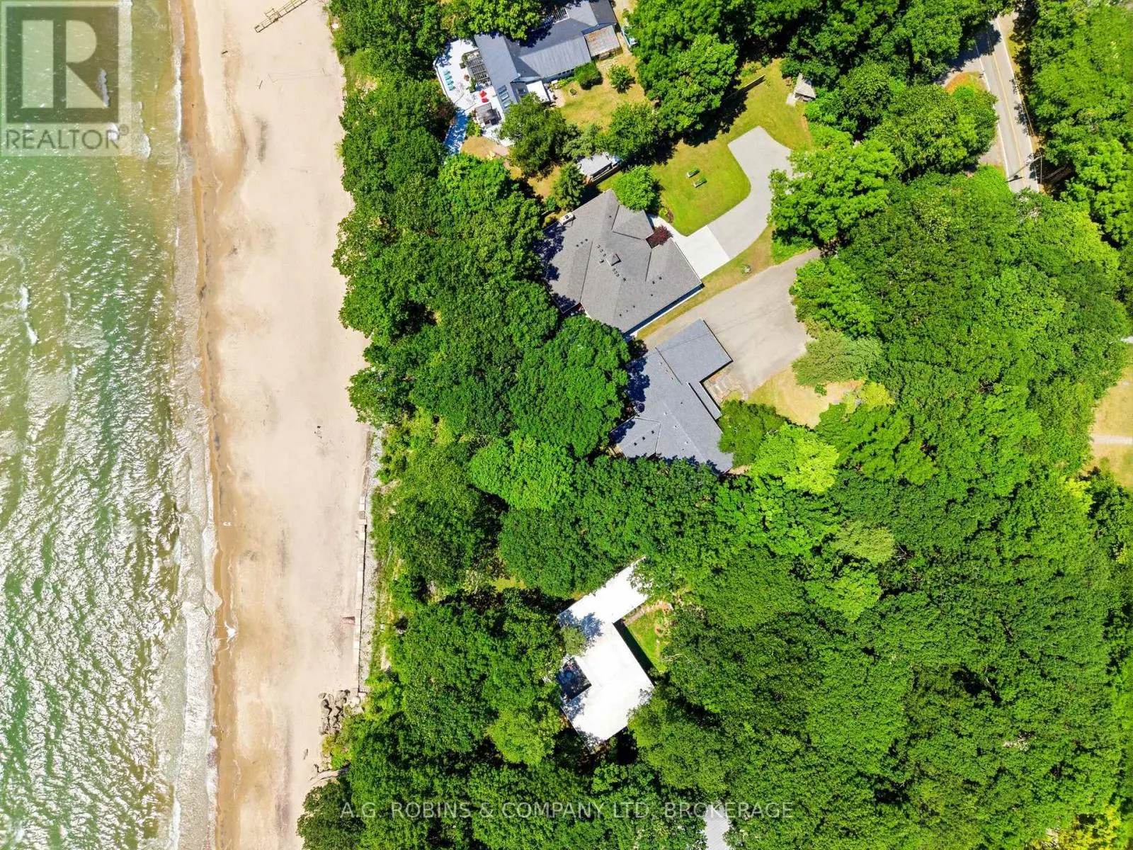 559 LAKESHORE ROAD E
