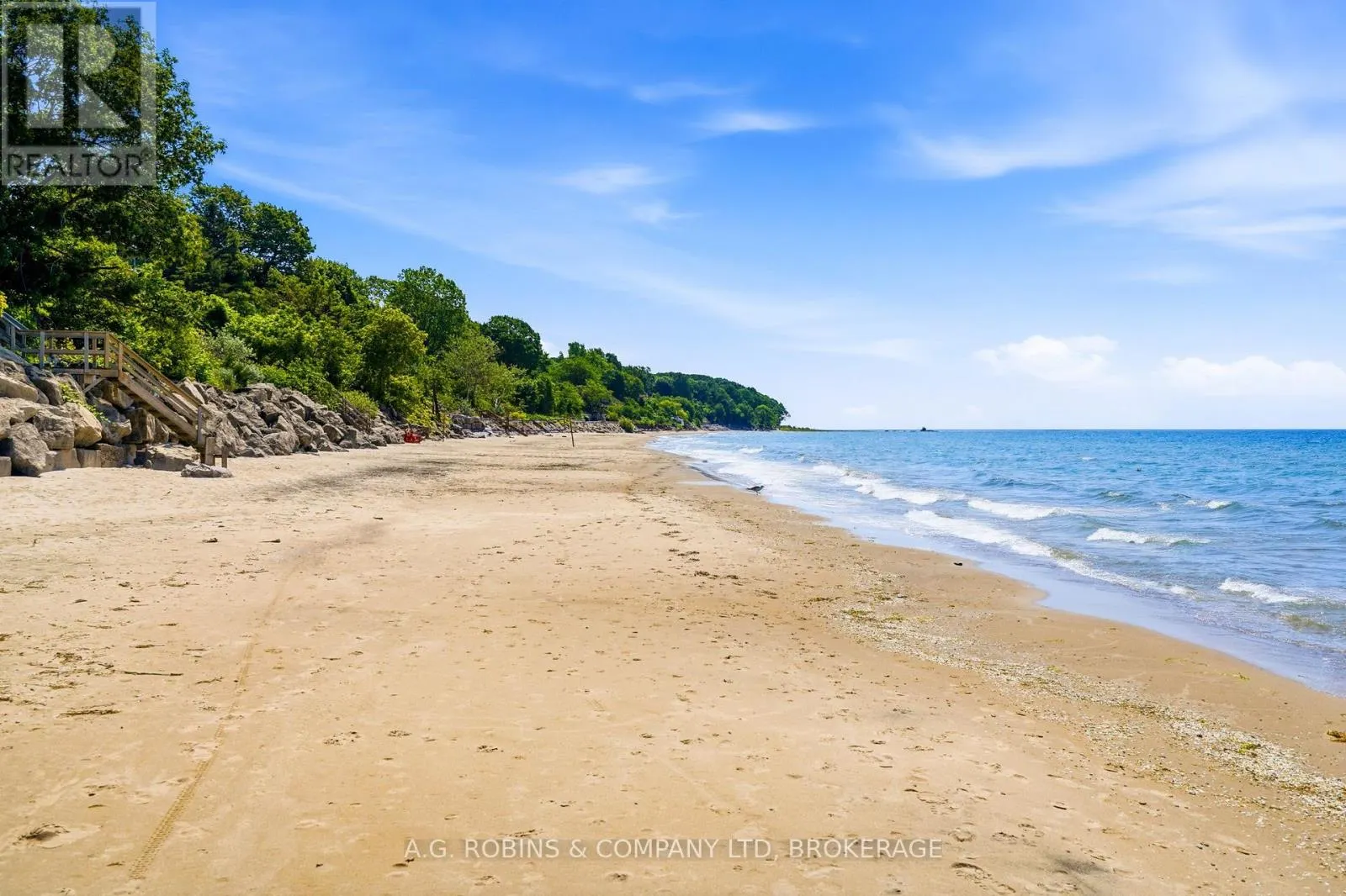 559 LAKESHORE ROAD E
