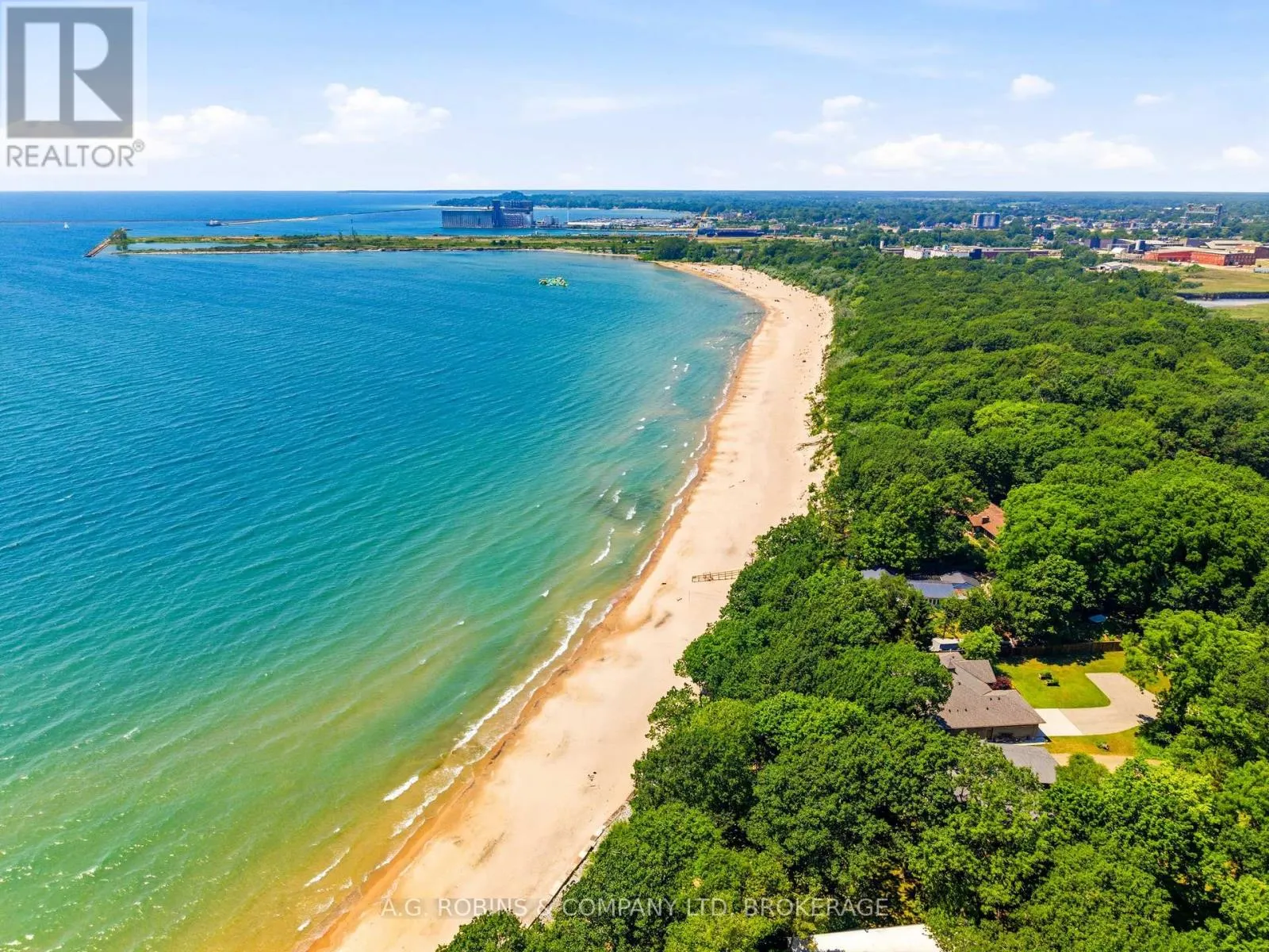 559 LAKESHORE ROAD E