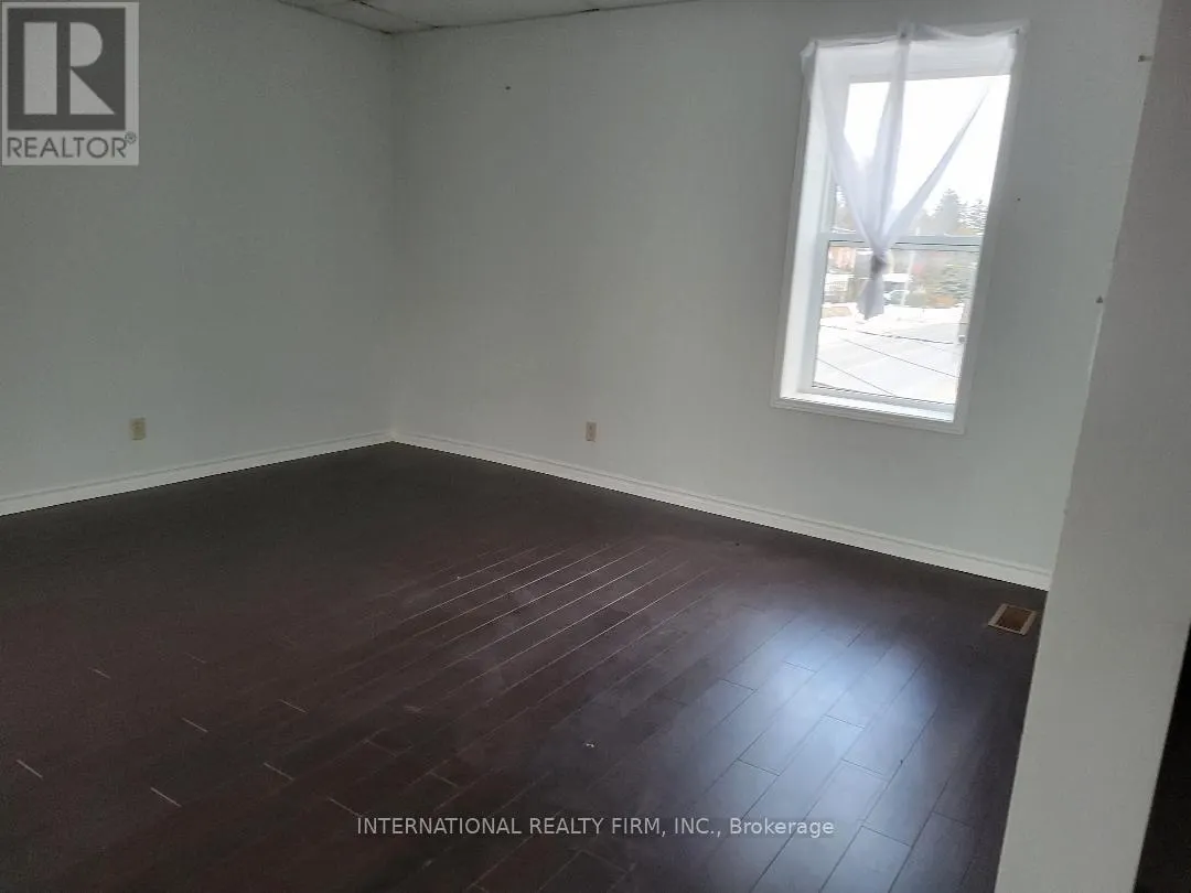 SECOND FLOOR - 92 TRAFALGAR ROAD