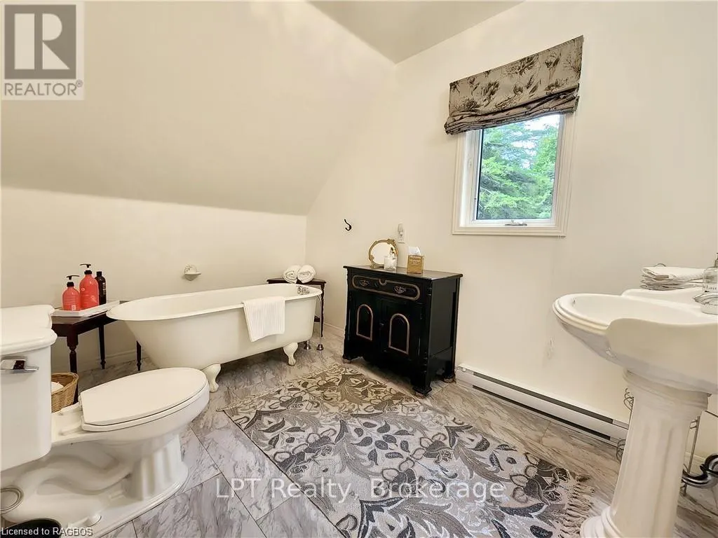 303 ISTHMUS BAY ROAD