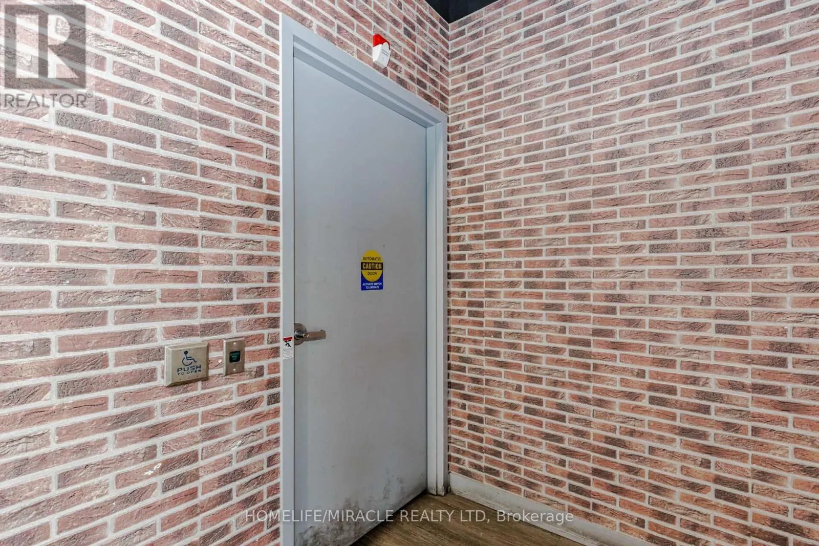 1B - 1120 VICTORIA STREET