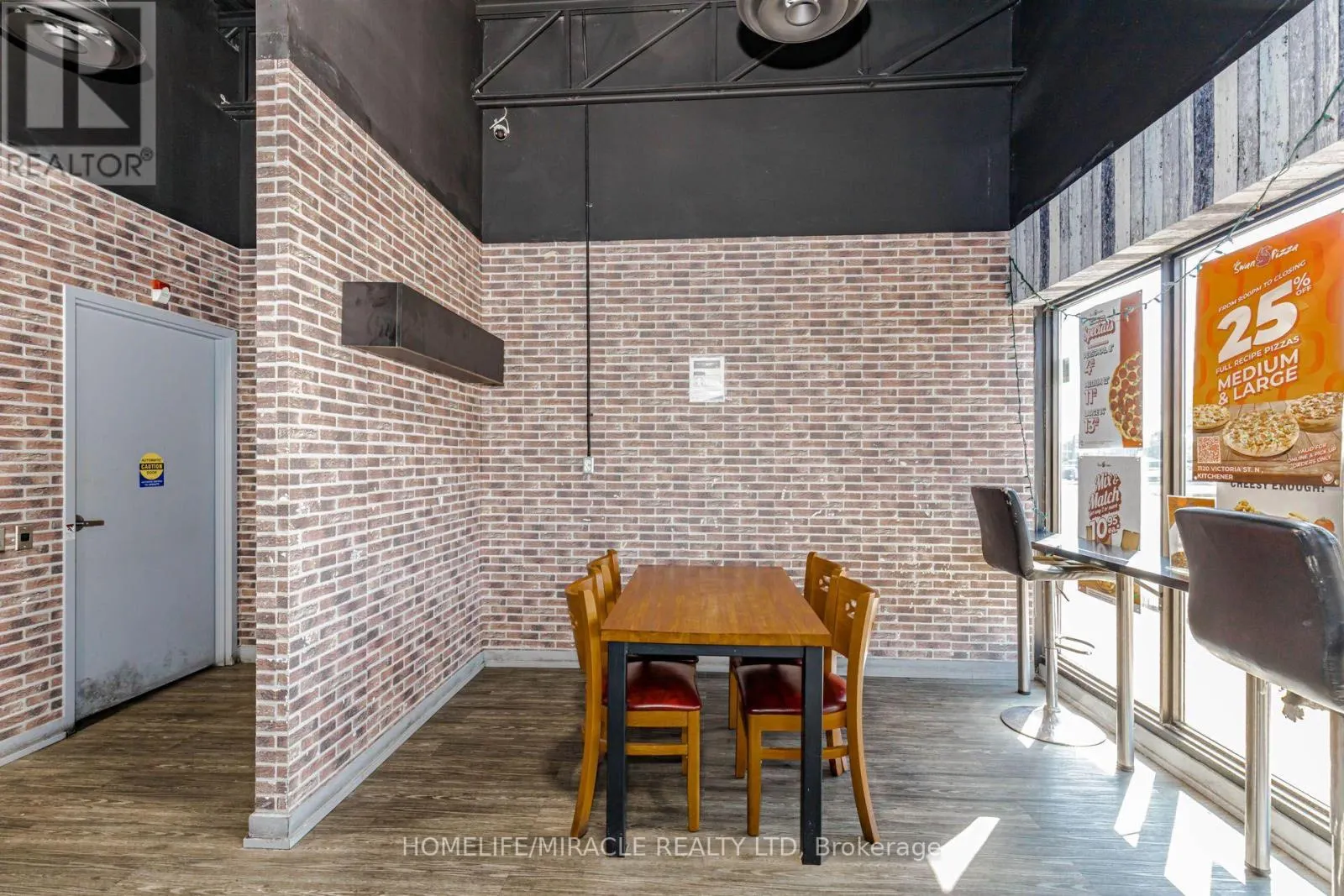 1B - 1120 VICTORIA STREET