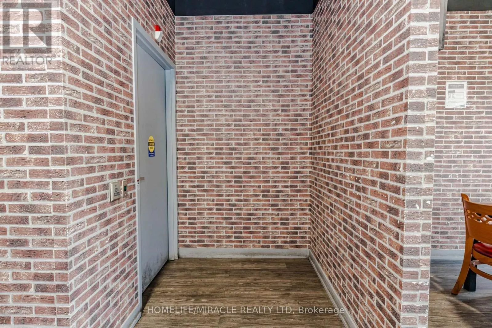 1B - 1120 VICTORIA STREET