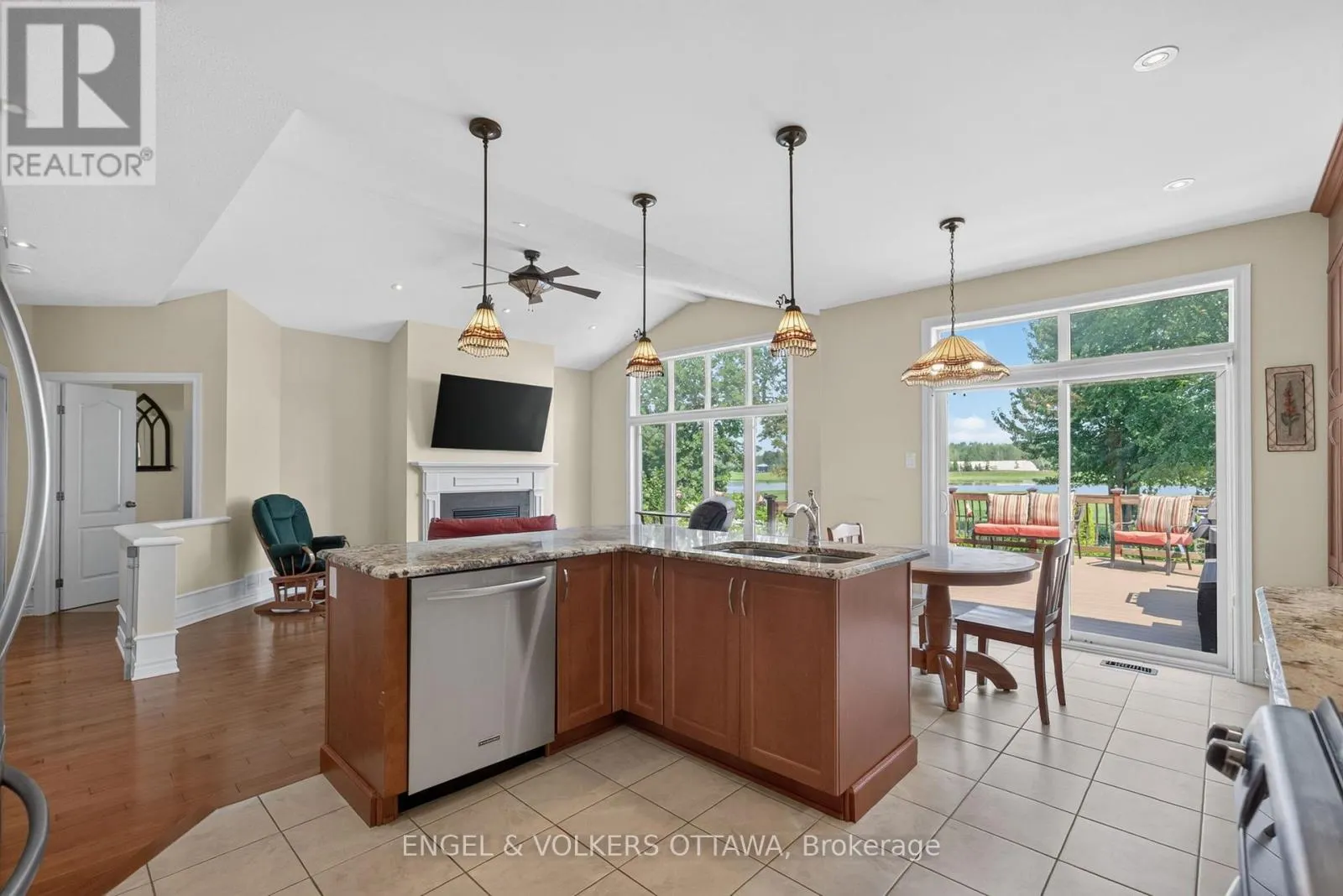 106 EQUINELLE DRIVE