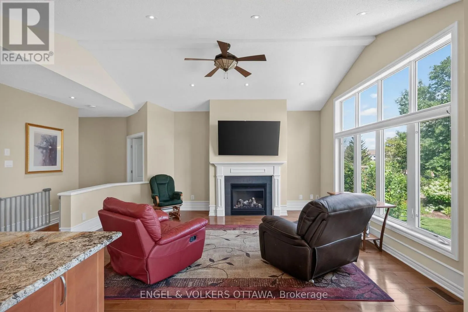 106 EQUINELLE DRIVE