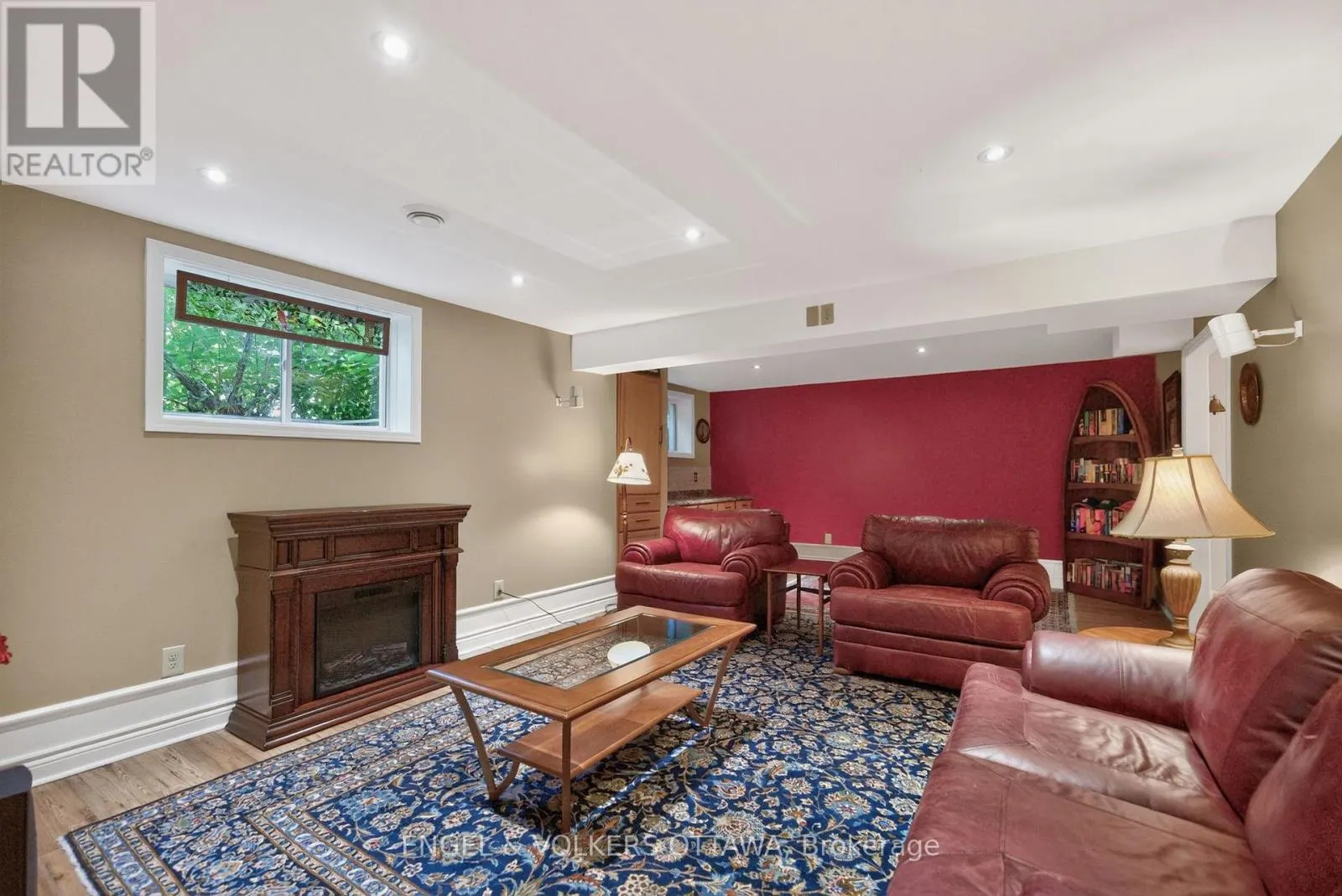 106 EQUINELLE DRIVE