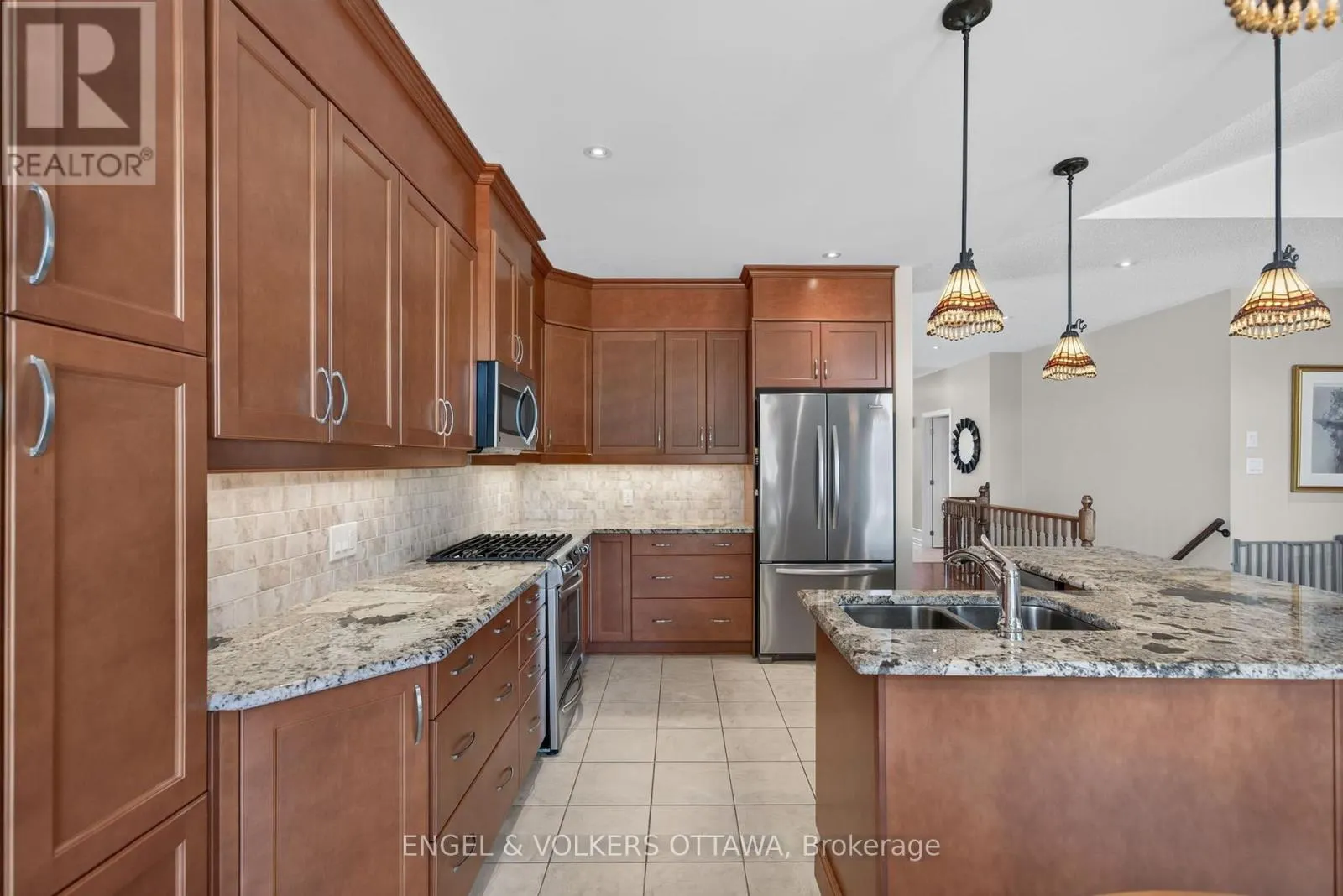 106 EQUINELLE DRIVE