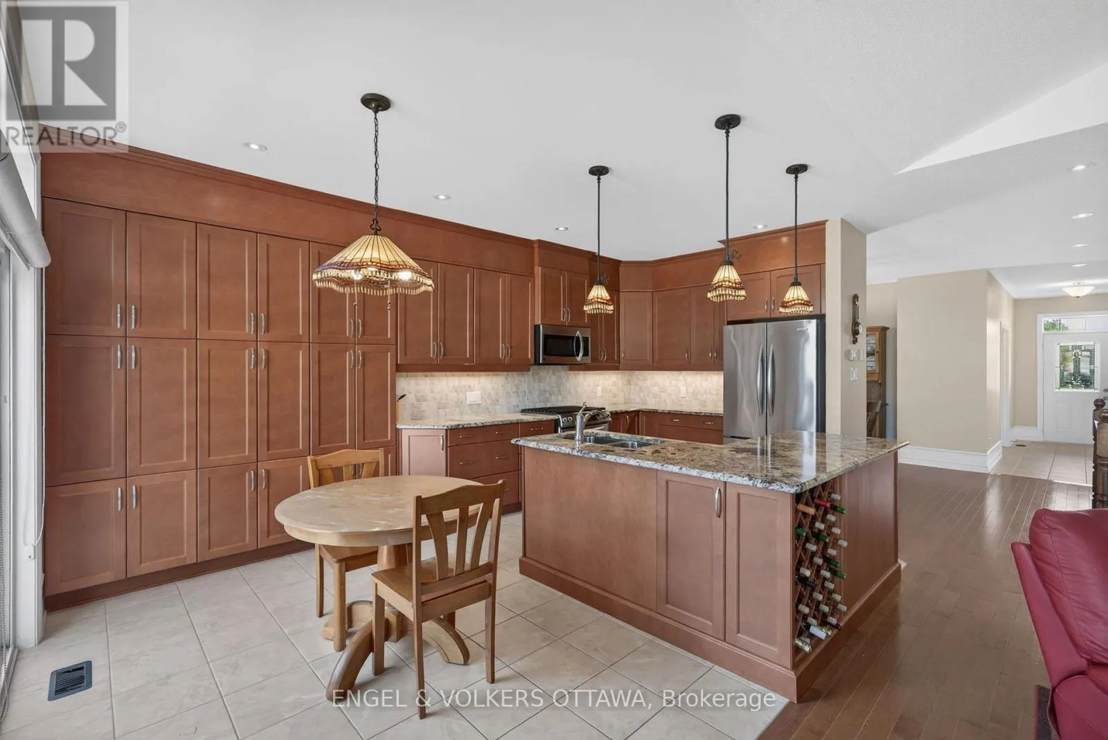 106 EQUINELLE DRIVE