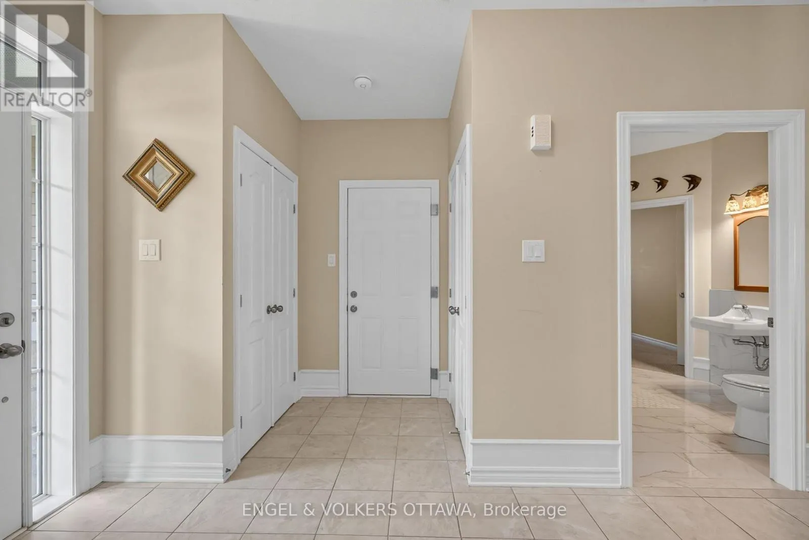 106 EQUINELLE DRIVE