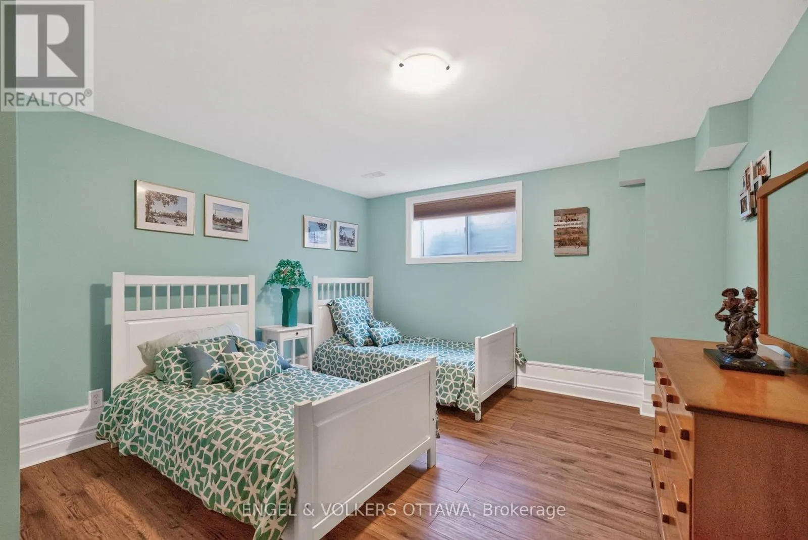 106 EQUINELLE DRIVE