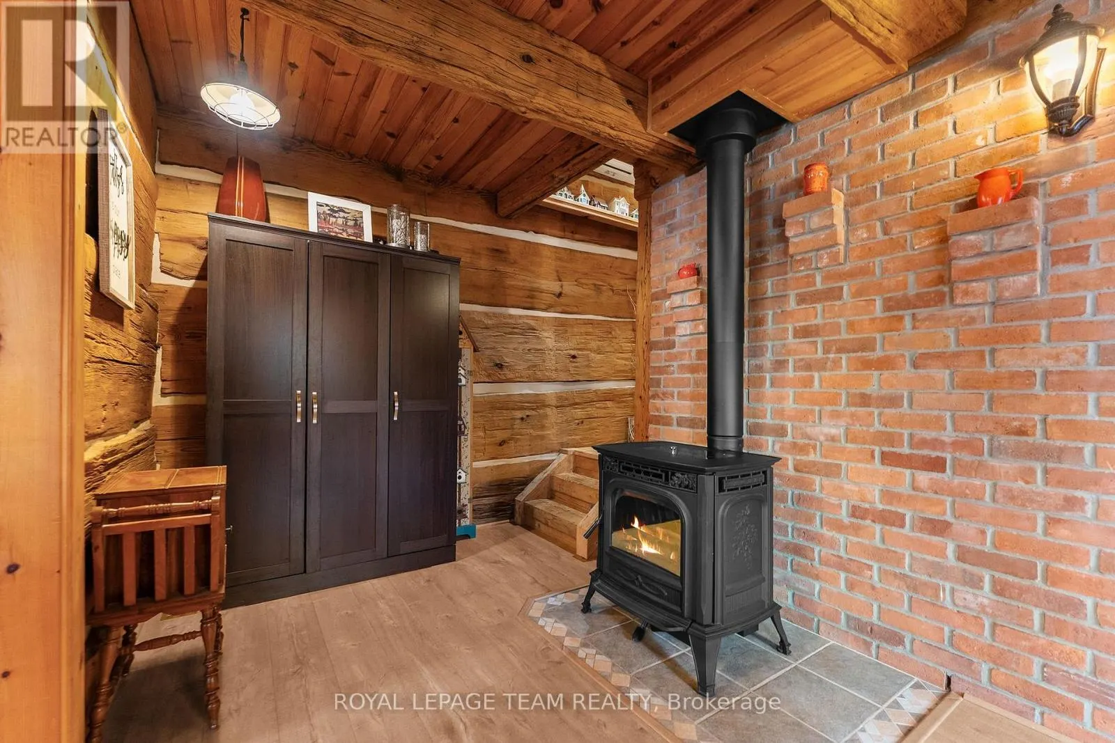 58 HENDRY LANE