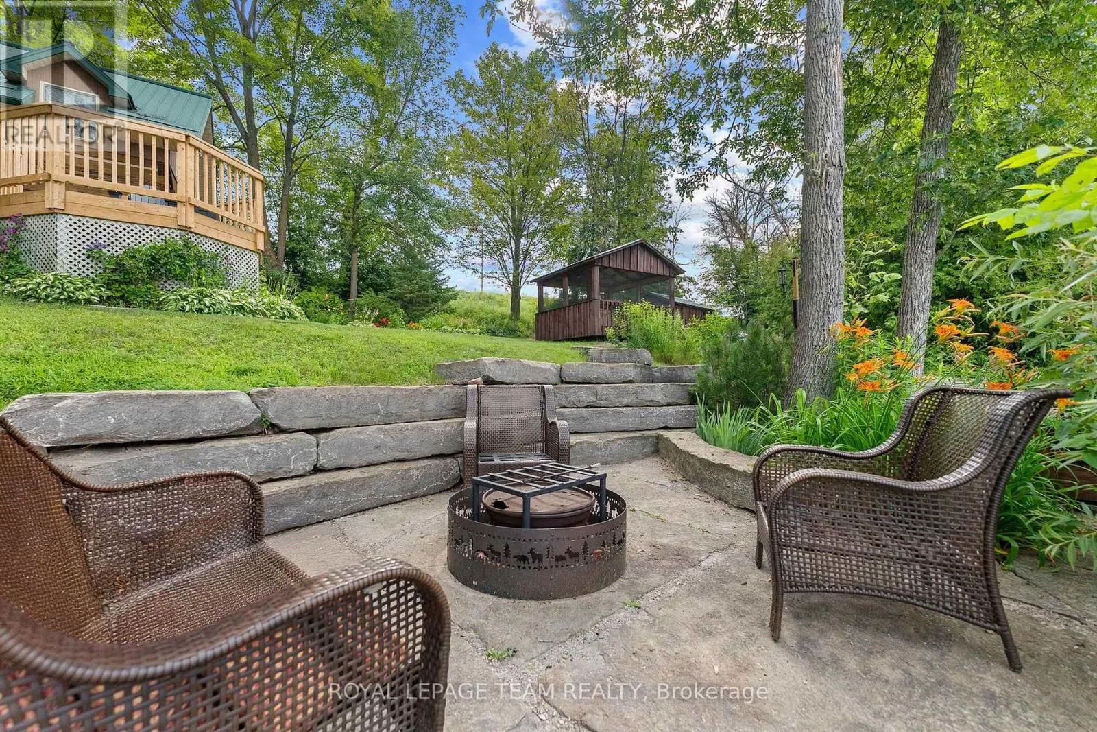 58 HENDRY LANE