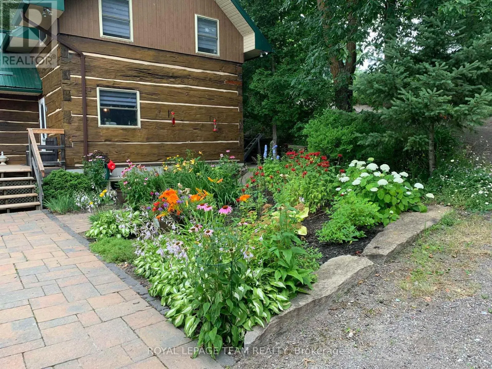 58 HENDRY LANE
