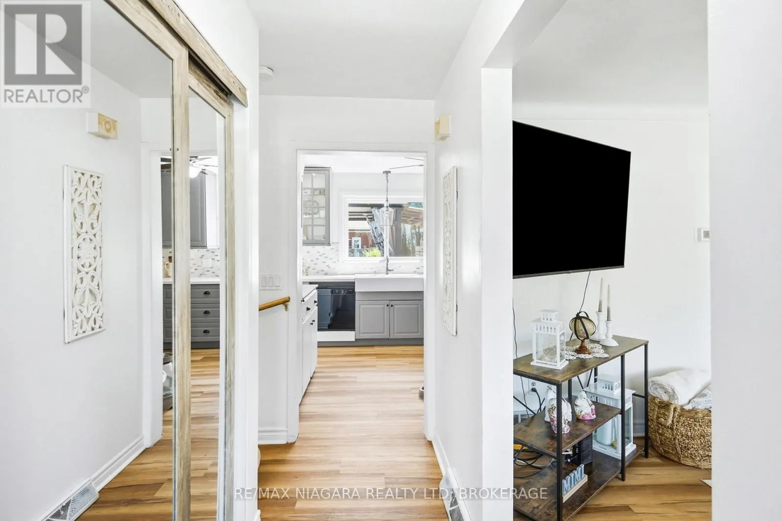 29 ROSE AVENUE