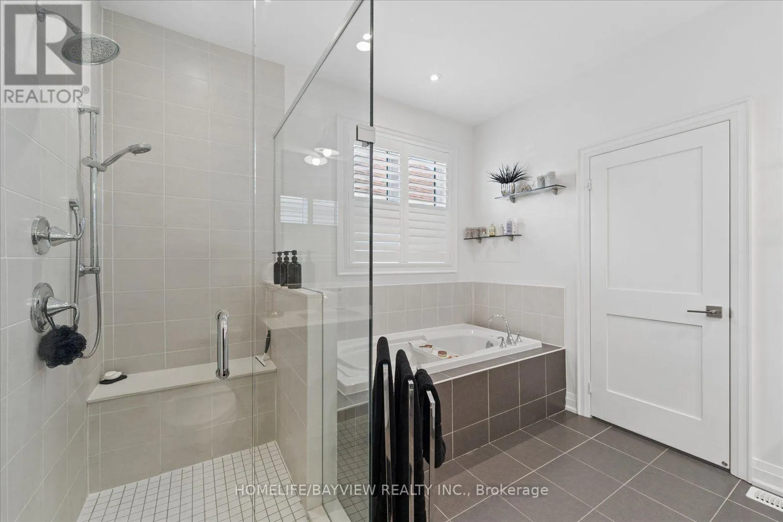 19 SEDONA COURT