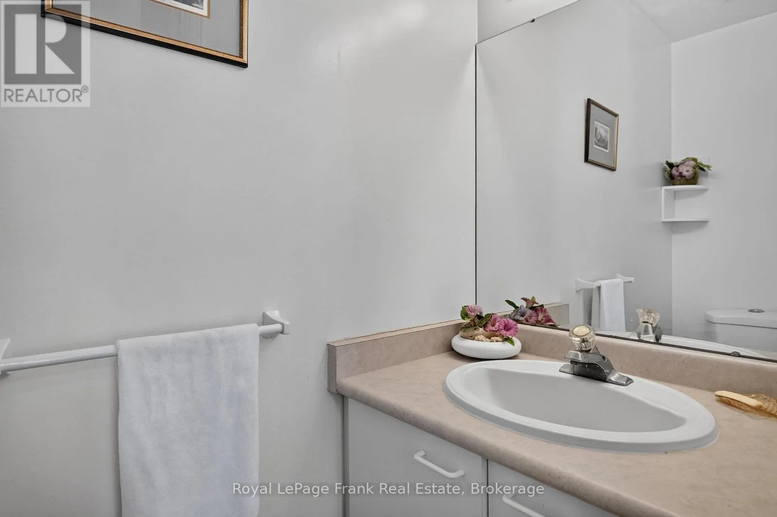 2 IDEAL POINT ROAD S