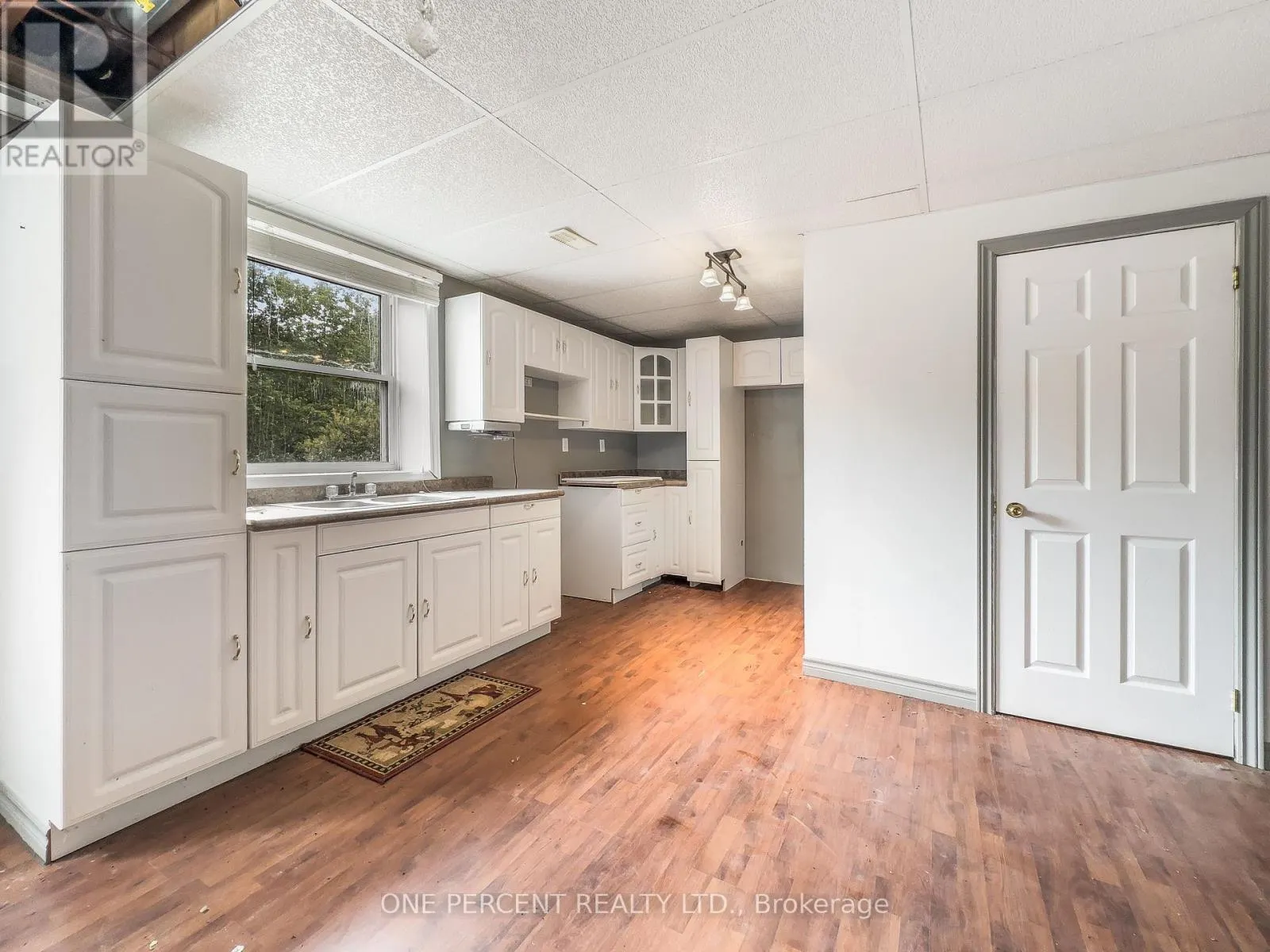 30 WOODRIDGE DRIVE