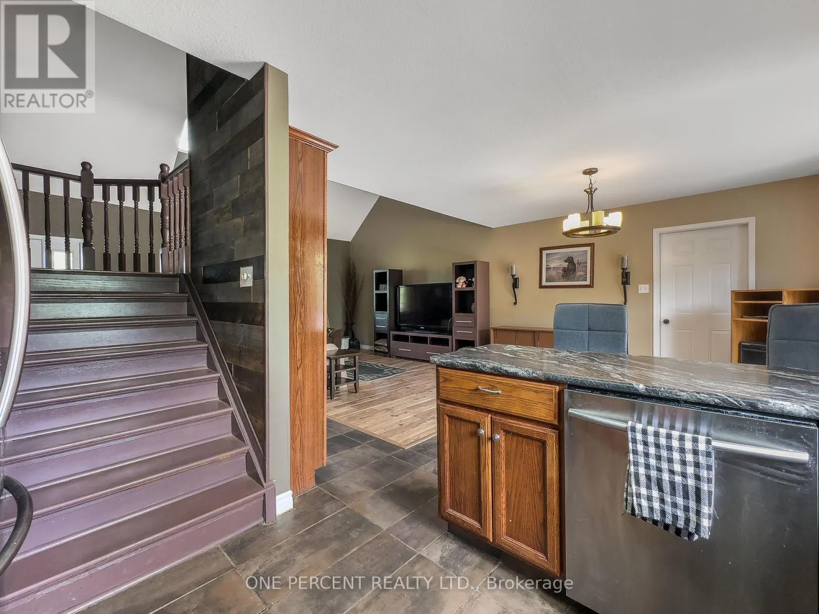 30 WOODRIDGE DRIVE