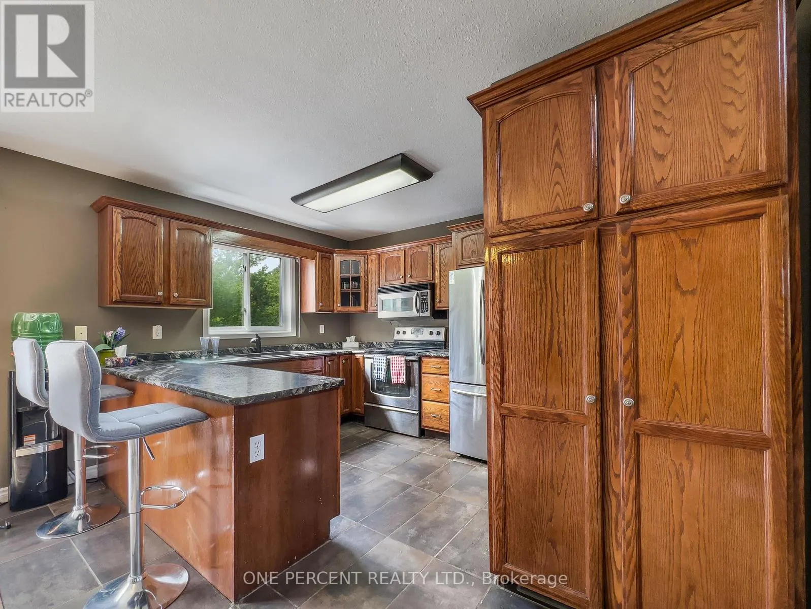 30 WOODRIDGE DRIVE