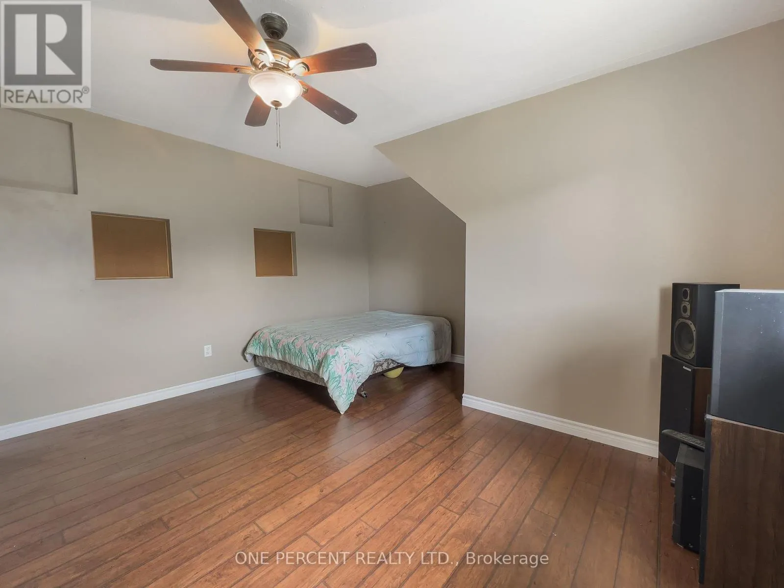 30 WOODRIDGE DRIVE