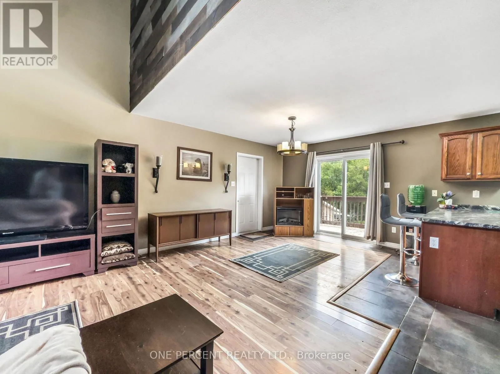 30 WOODRIDGE DRIVE