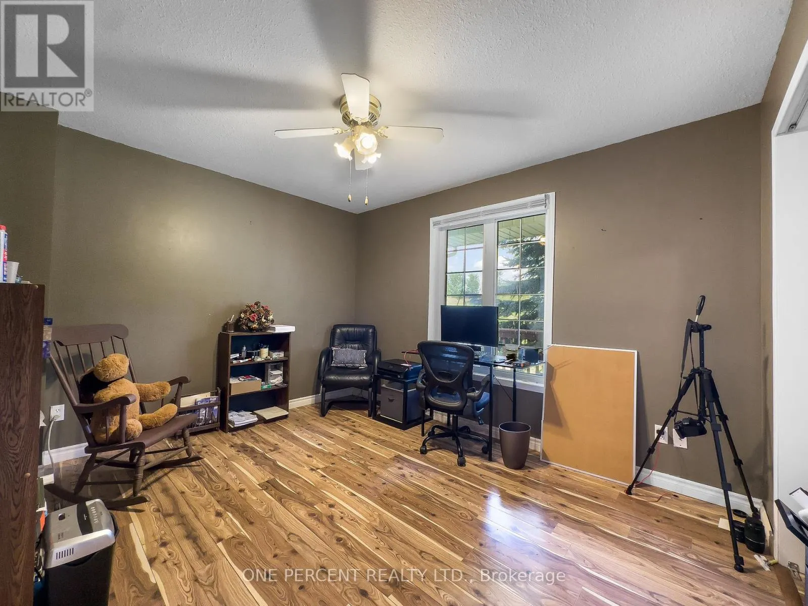 30 WOODRIDGE DRIVE