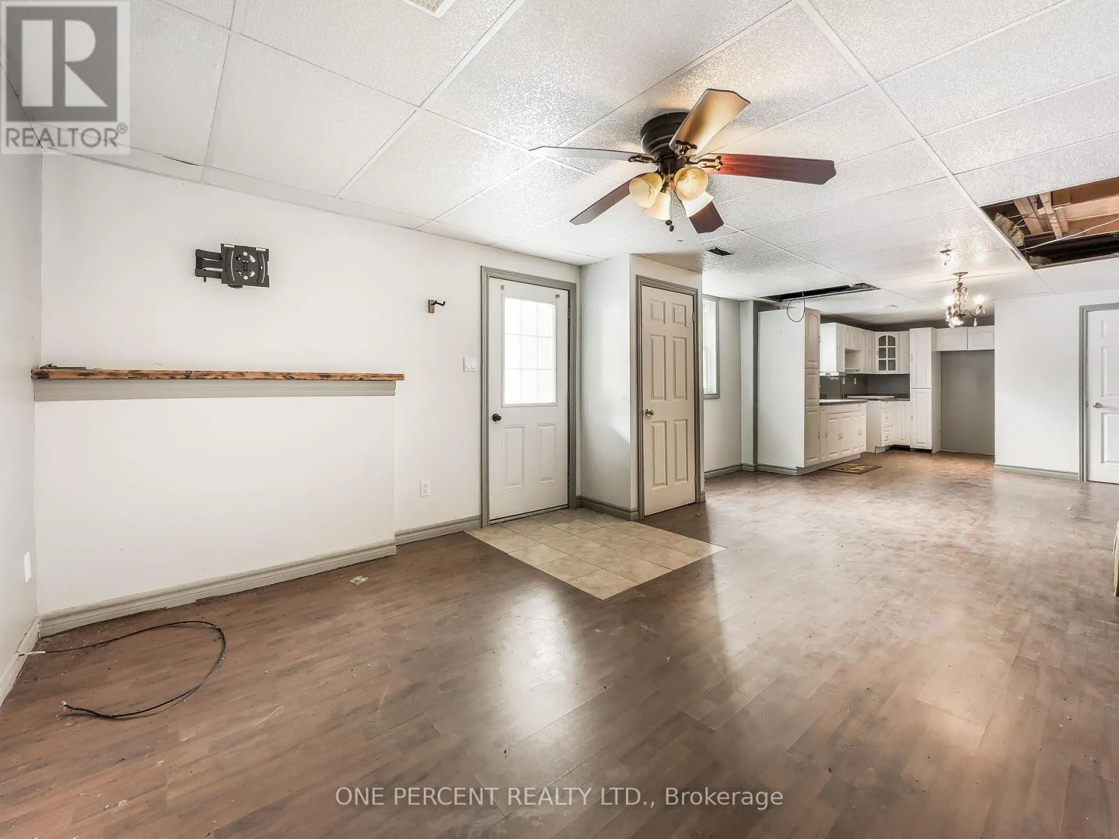 30 WOODRIDGE DRIVE