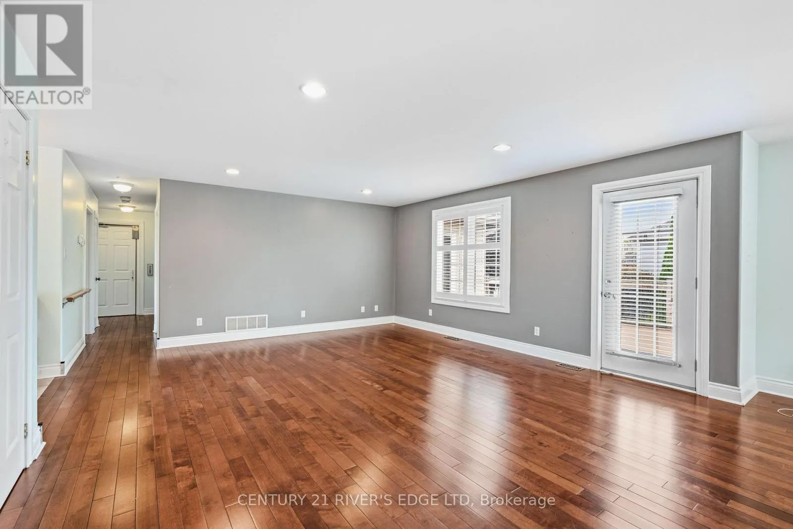 113 BLAKE'S CRESCENT