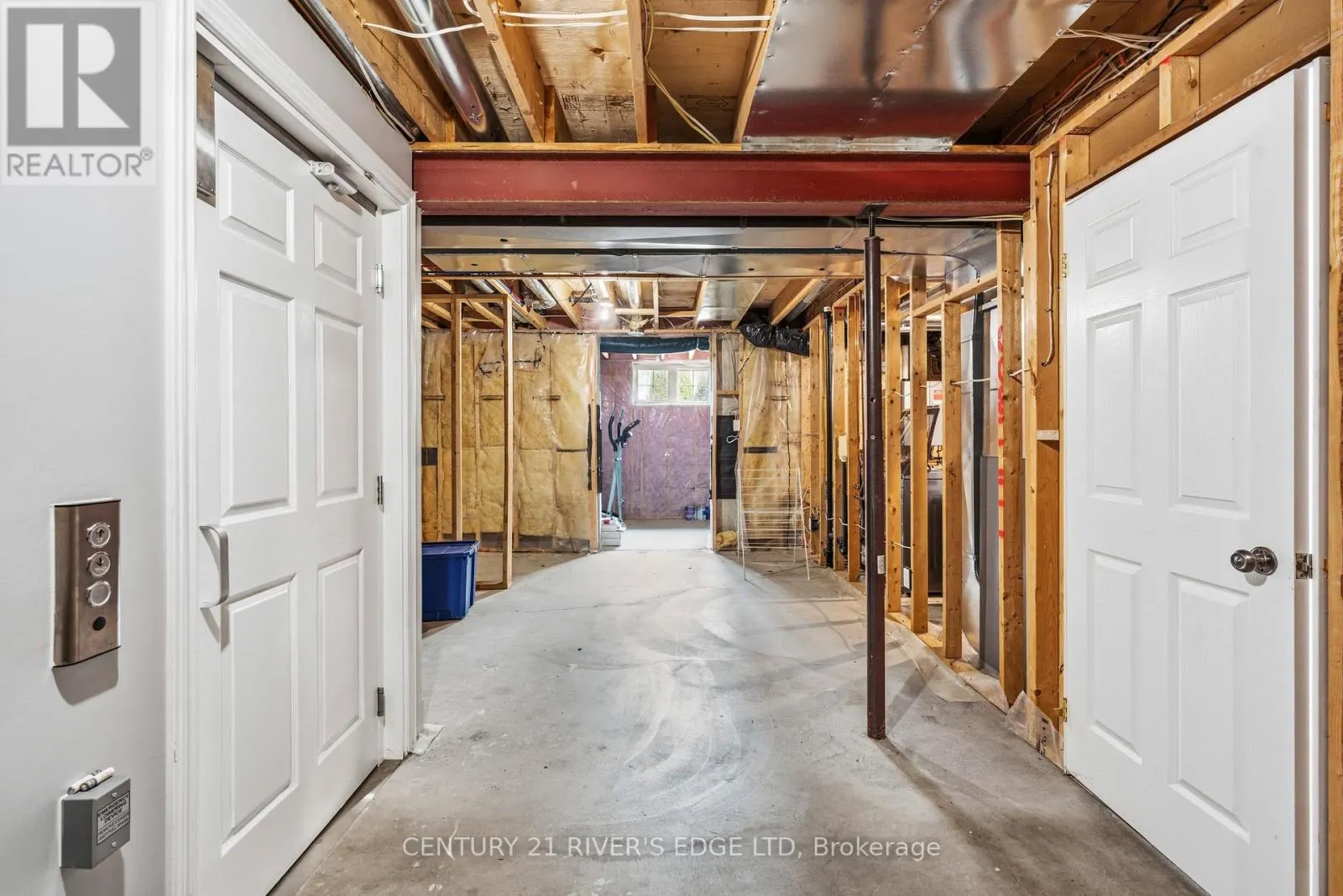 113 BLAKE'S CRESCENT