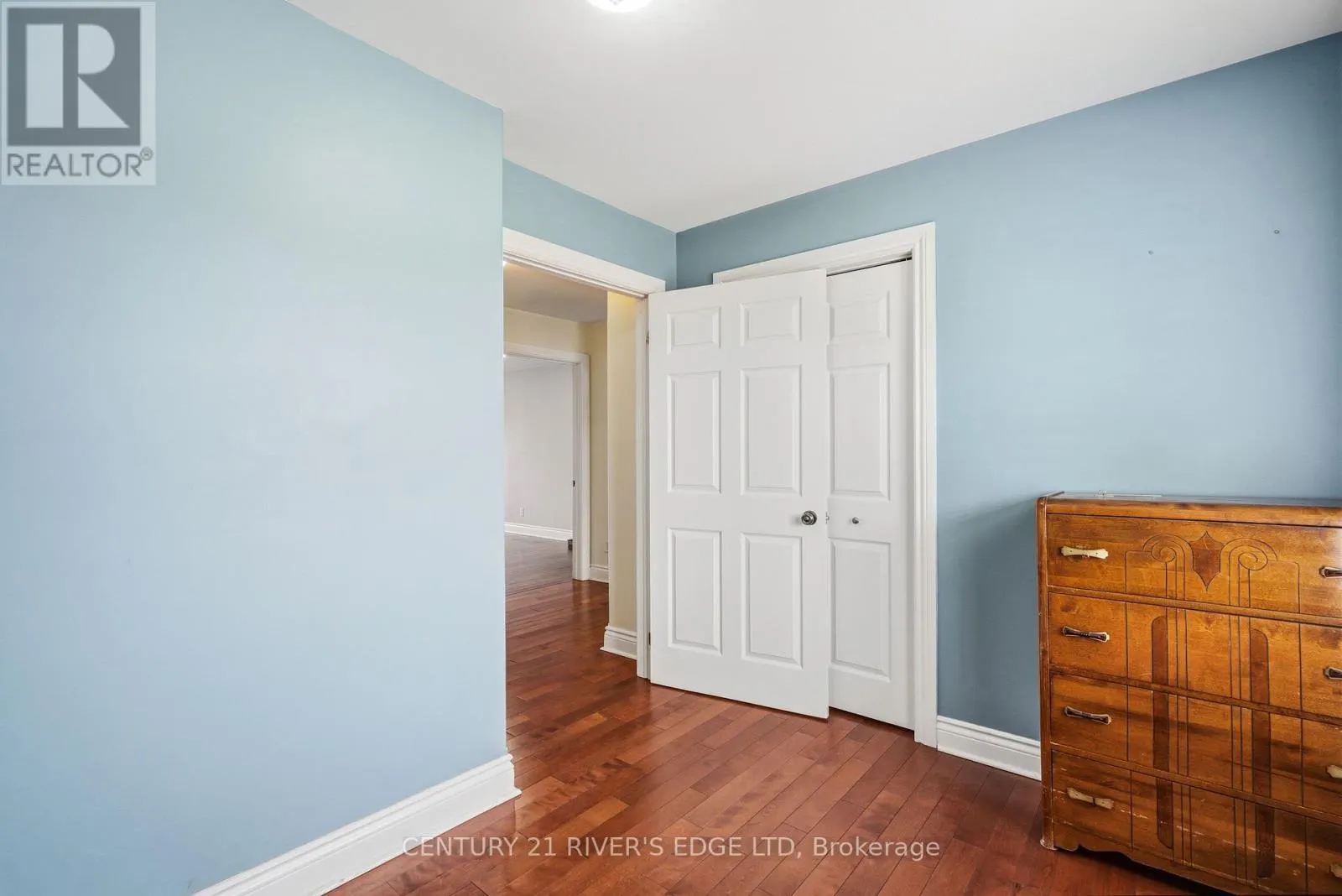 113 BLAKE'S CRESCENT