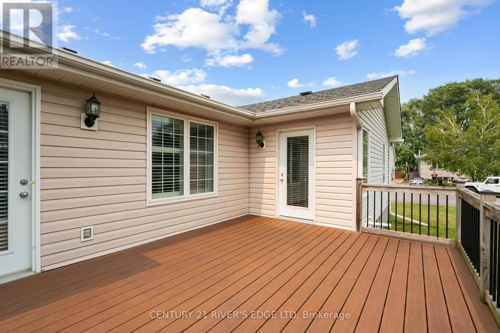 113 BLAKE'S CRESCENT